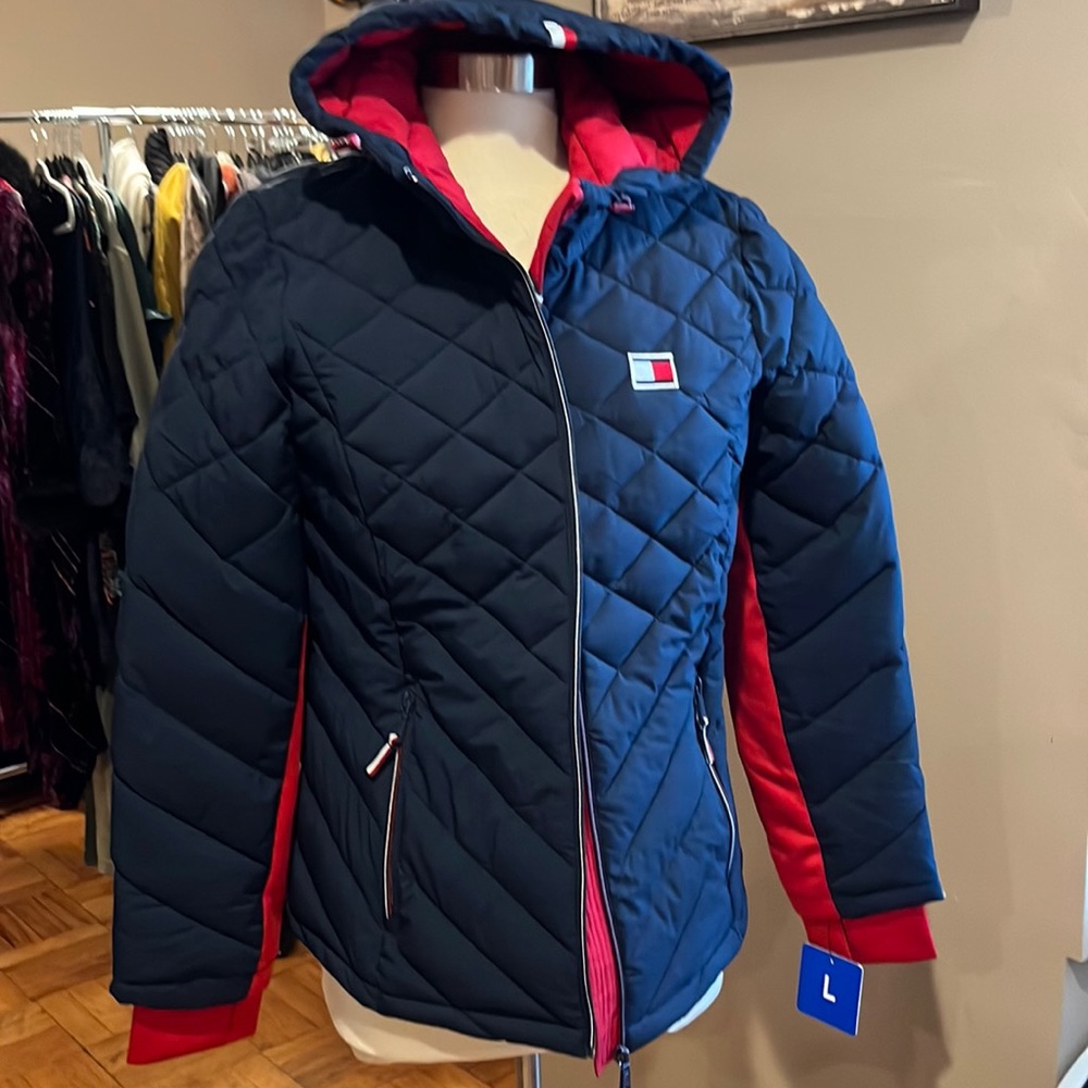 NWT Tommy Hilfiger Women’s Packable Navy Quilted Jacket Size Large.